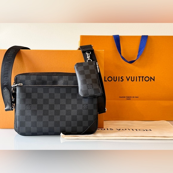 Louis Vuitton Trio Messenger in Graphite - Picture 1 of 5
